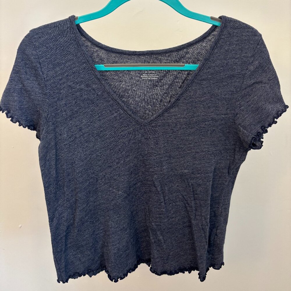 American Eagle Dark Blue V-Neck Tee with Ruffle Details, size M